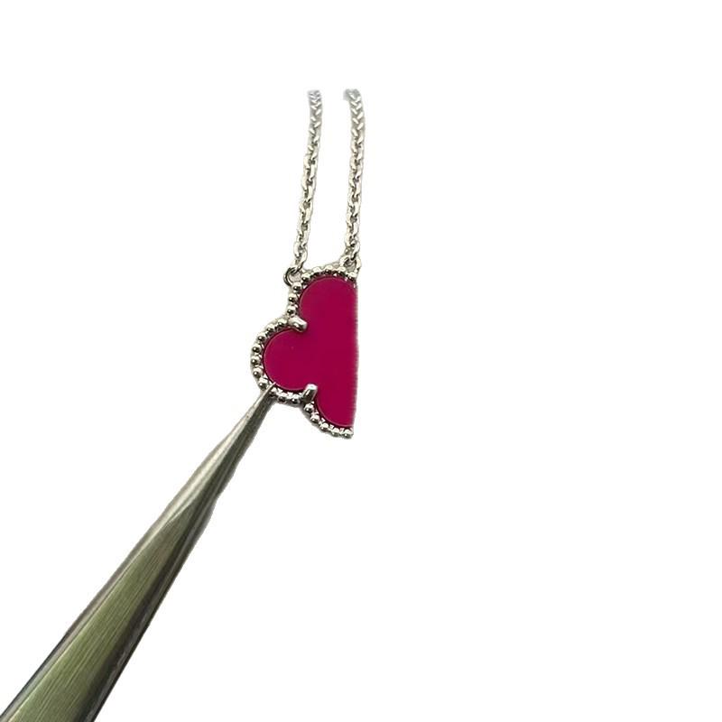 Seiko V Gold Four-Leaf Clover Necklace with Red Agate, 18K Rose Gold Clavicle Chain