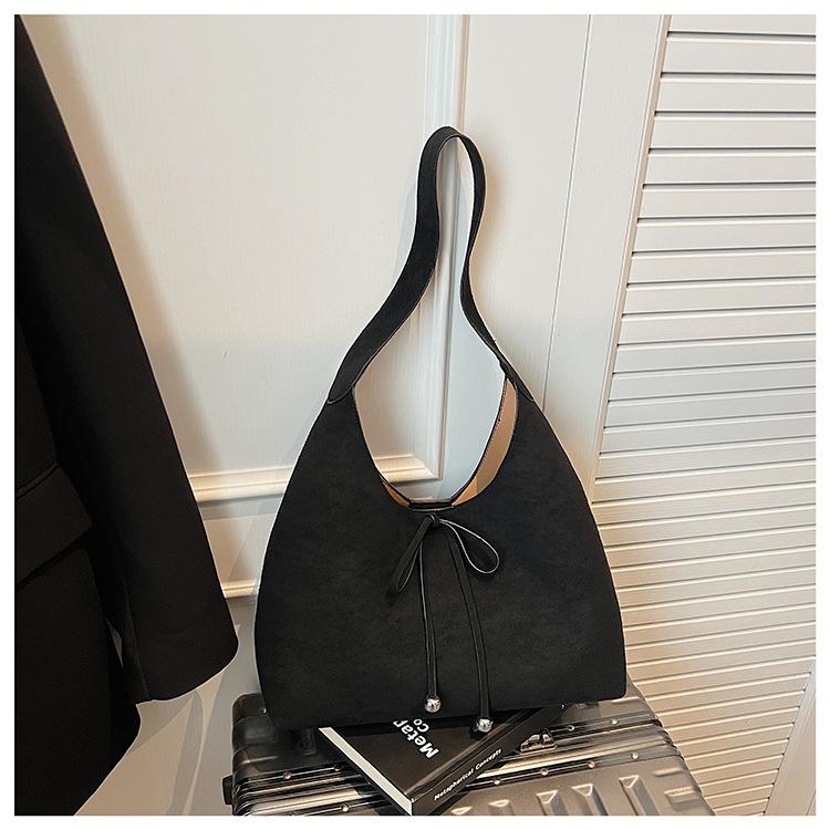 

Замшевая сумка женская большой вместимости новая осенне-зимняя повседневная на плечо подмышку сумка-пельмень для通勤 чёрный