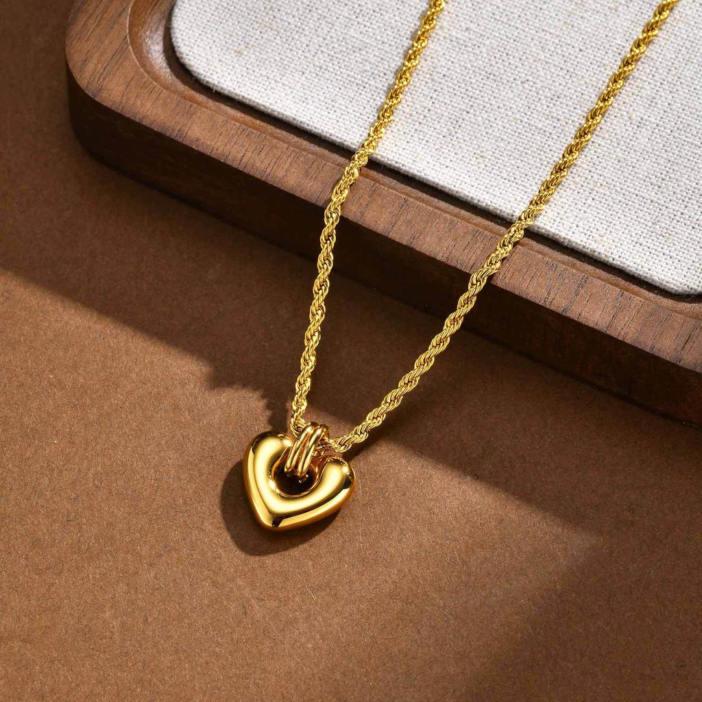 Women'S Simple Niche Love Clavicle Chain, Stainless Steel Twist Chain Heart Necklace Gold, Jewelry Nc-2404