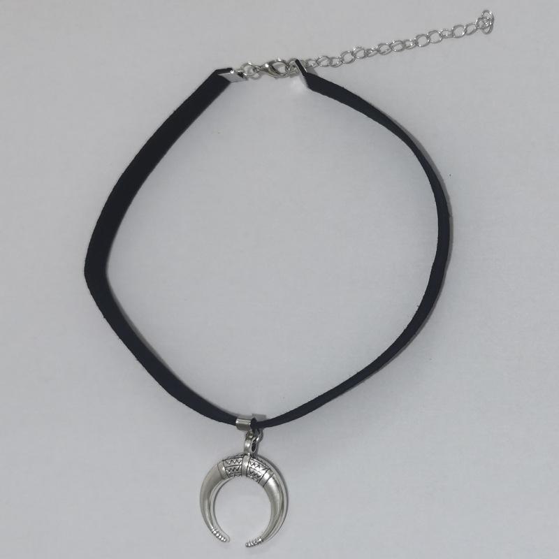 Fashion women Retro Clavicle Chain Women Simple Personality Moon Pendant Necklace