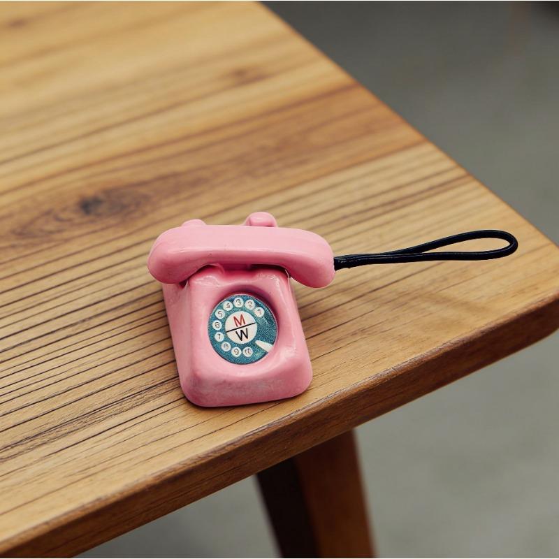 Miniature Bedroom Telephone Newspaper Scene Props Ornament Dollhouse Mini Simulation Retro Alloy Telephone 1Pcs розовый