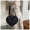 PU Leather Black Shoulder Bag Heart Shaped Large Capacity Women Crossbody Bag Chain Rivet Portable Gothic Tote Bag Ladies