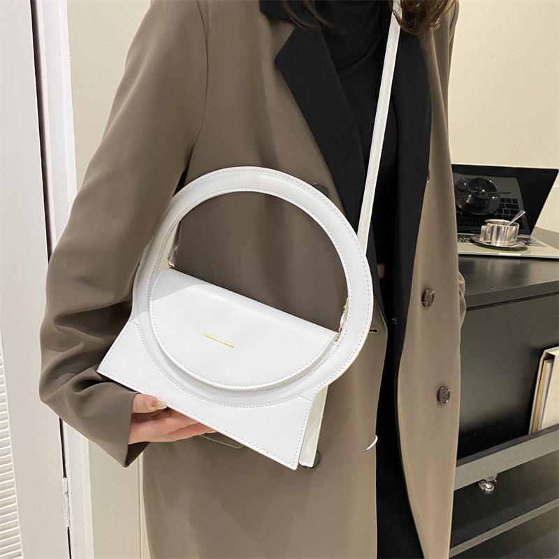 Neuankunft Mode Straßenstil PU-Leder Kleine Quadratische Tasche mit Rundem Ring Design für Damen