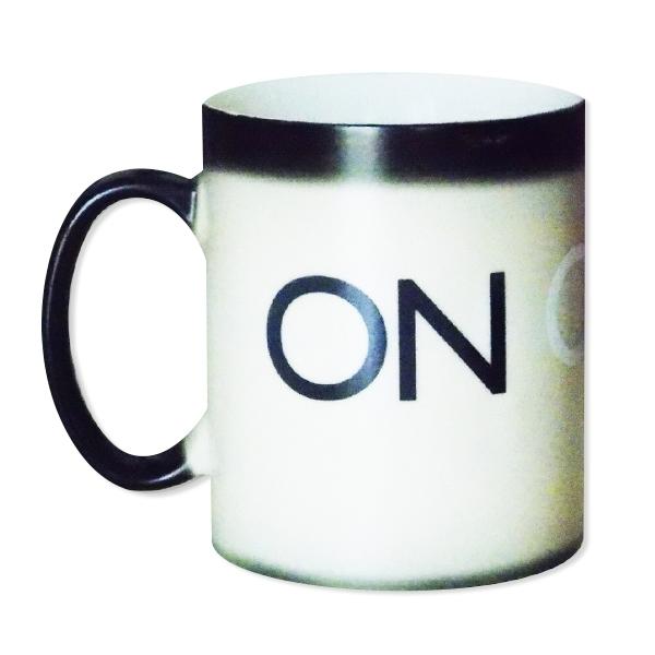 Thermobecher mit Farbwechsel. An/Aus-Thermobecher