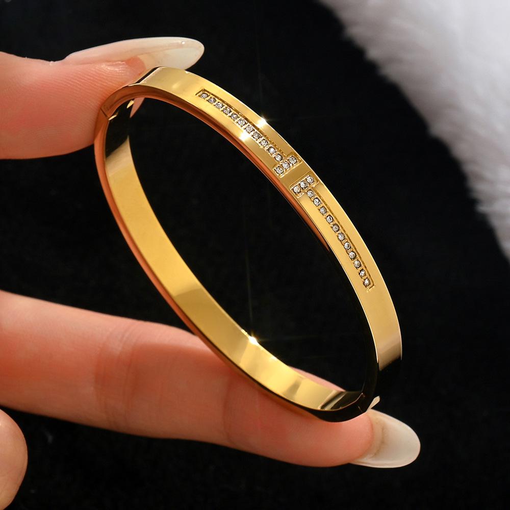Nicht verblassendes vergoldetes Titanstahl-Armband für Damen - Exquisiter europäischer und amerikanischer Stil