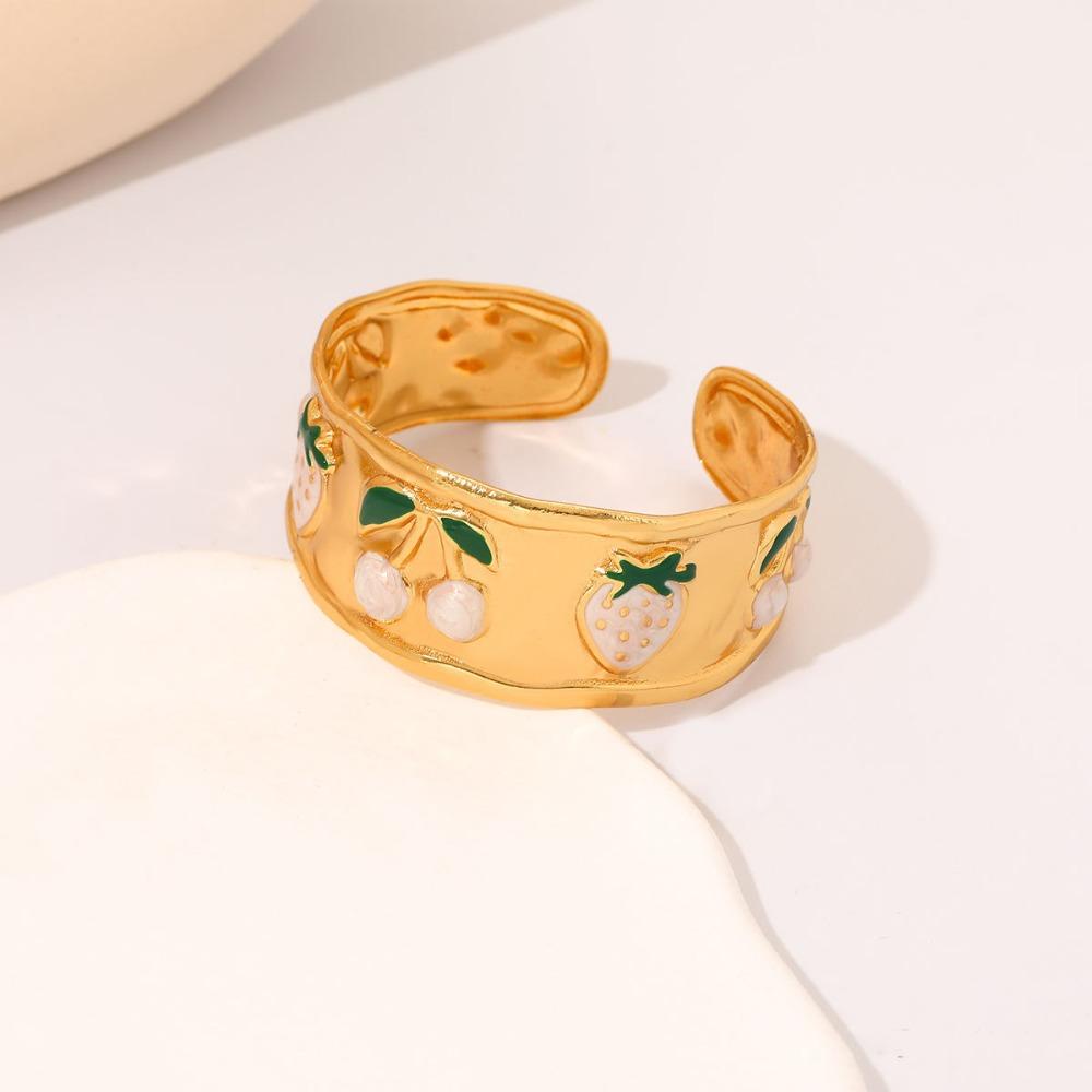 Strawberry Drip Oil Enamel Bracelet Open Women s Hand Bracelet Vintage Cloisonne Bangle  Girls белый