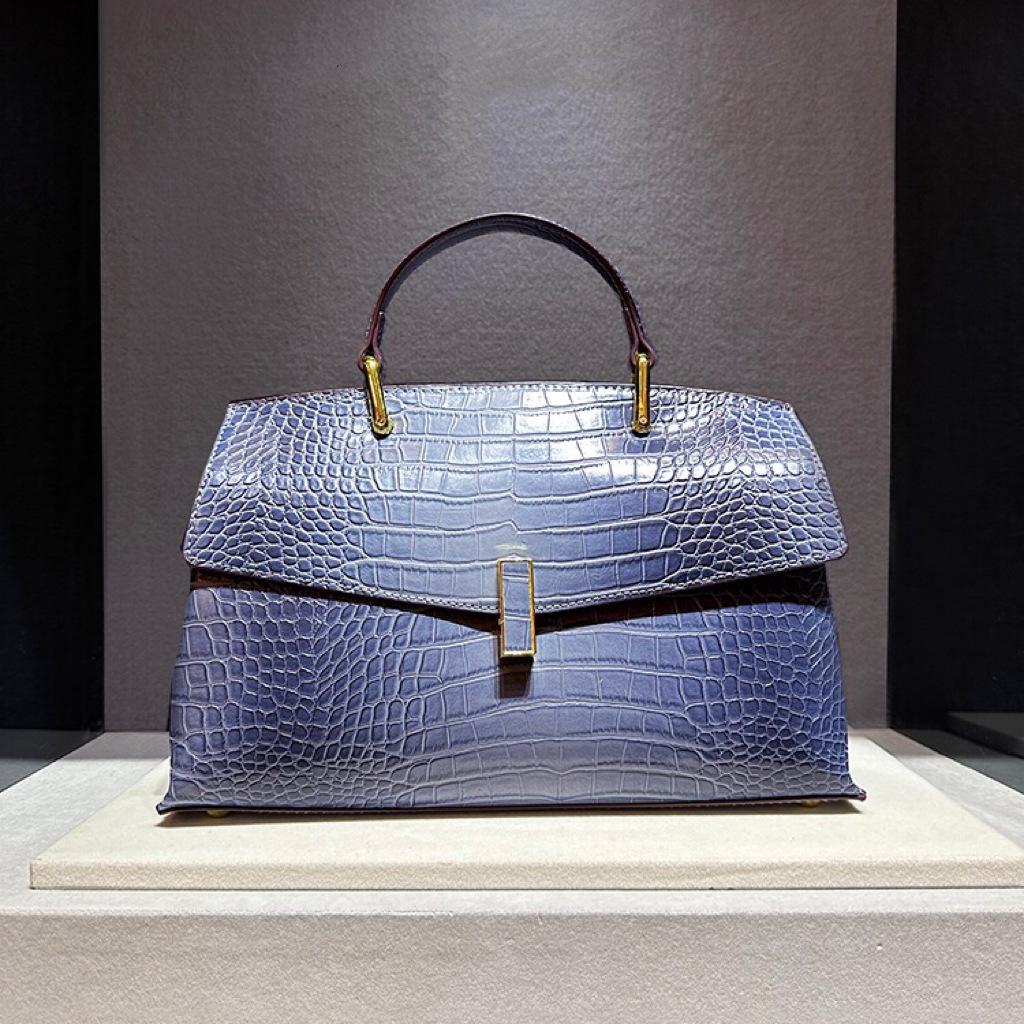 2025 Dámská vysoce kvalitní trendy kabelka přes rameno s krokodýlím vzorem