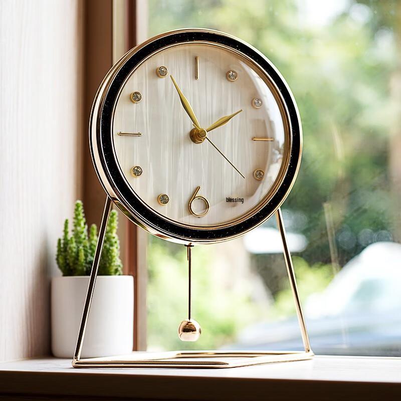Hense Modern Art Desk Clock