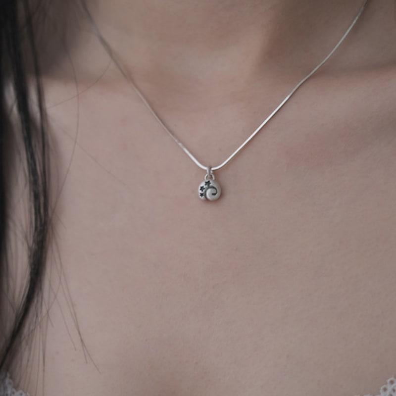 Reinheart Star Shell Necklace