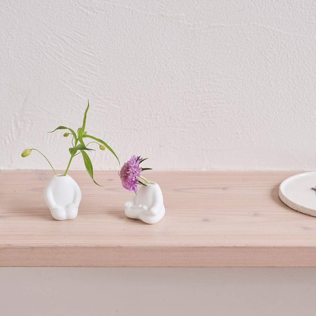 H Concept +d Flowerman Mini (seiza) D-902-SEI Single Flower Vase, Flower Vase, Flower Base, Interior Decor