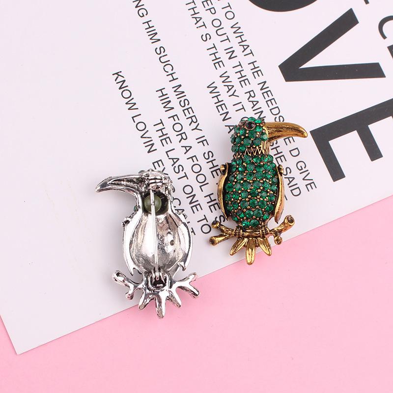 Fashion Color Rhinestone Brooch Personality Wild Woodpecker Animal Pin Brooch Ornament