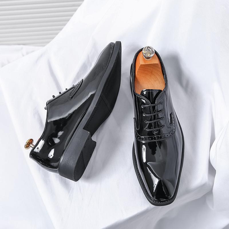 Luxury Mirror Oxfords Shoes For Men Green Moccasins Designer Formal Dress Shoes Men Loafers Pointed Patent Leather Shoes Men