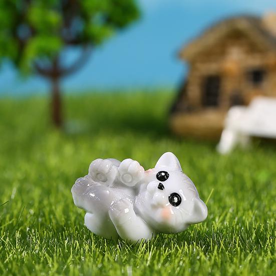 1 Set Mini Cats Statue Lovely Realistic Shape Resin Whimsical Design Garden Miniature Home Decor