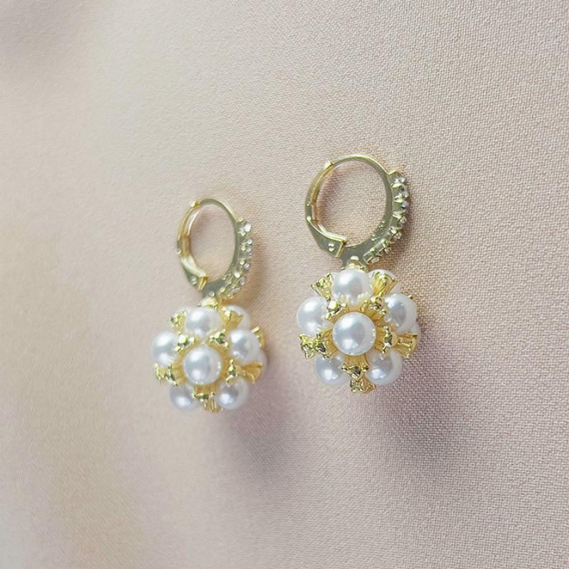 Sweet temperament pearl flower group small ear ring earrings women's new trendy unique design earrings