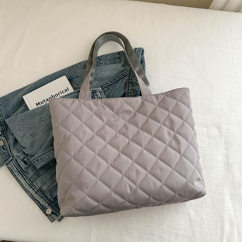 Bag Women's Bag 2025 New Versatile Rhombus Shoulder Tote Bag Large Capacity Casual Simple Underarm Bag