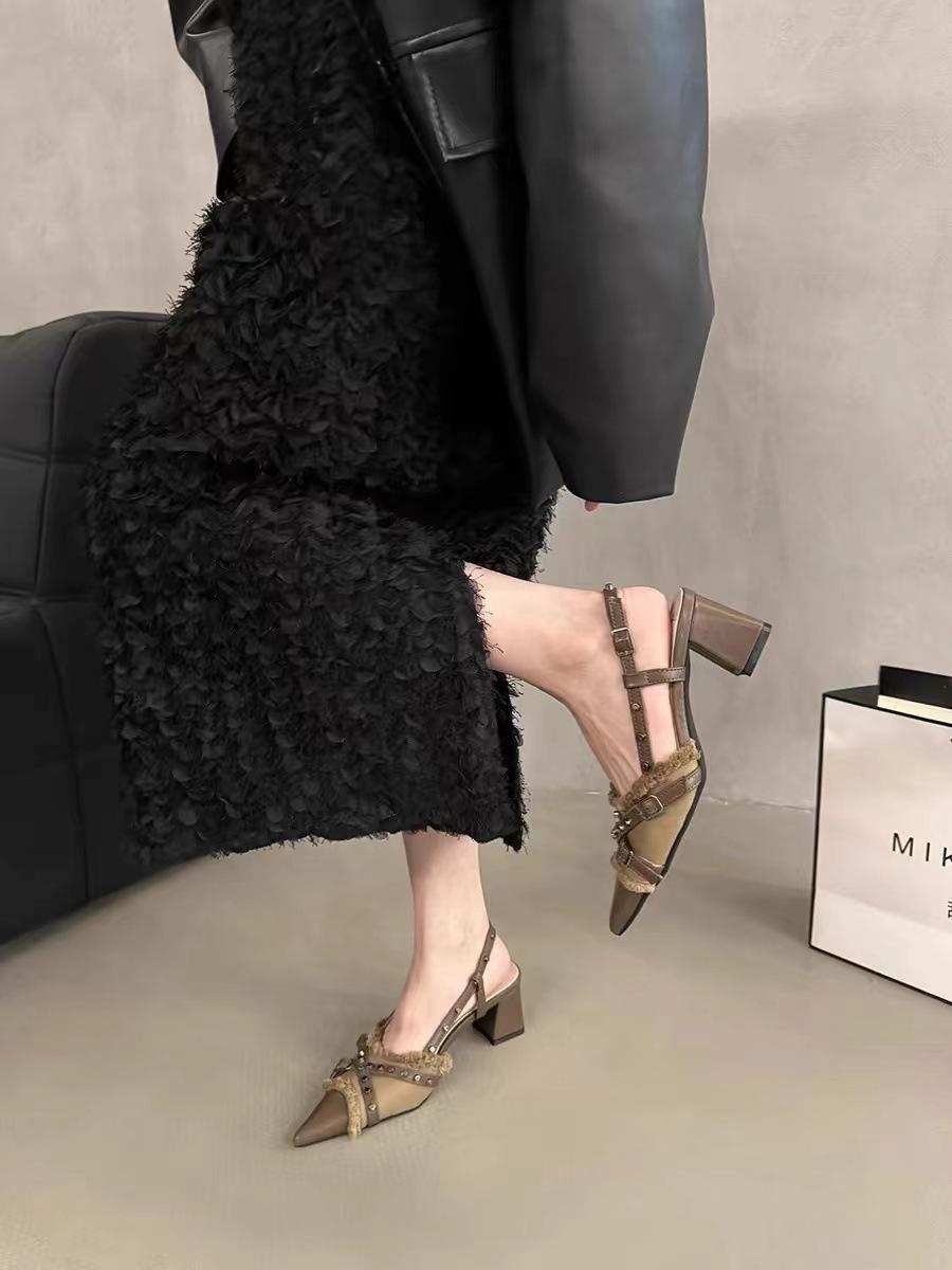 

Модные сандалии на среднем каблуке с ремешком и пряжкой для женщин 2025 Новинка Горячая распродажа Остроносые женские туфли Каблуки-копытца Неглубокие ПУ женские сандалии 34 армия зеленый