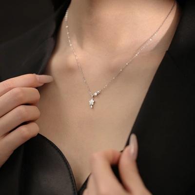 Korean Version of Flash Diamond Zircon Star Pendant Necklace Women's Simple Collarbone Chain Personalized Design Accessories