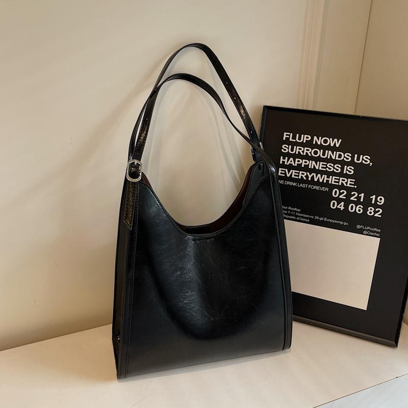 Premium wax oily leather large-capacity tote bag women's 2025 autumn new retro commuter fashion shoulder armpit bag
