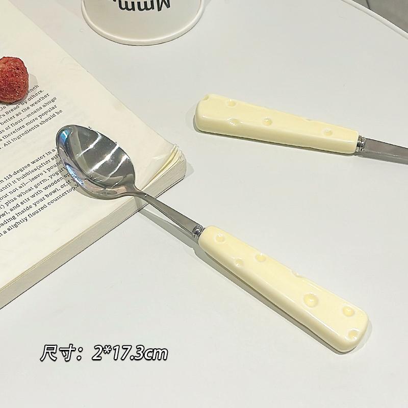 

Милый набор столовой посуды с ручками в виде сыра Новый кремовый стиль портативный уличный набор из четырех предметов из нержавеющей стали нож и вилка для стейка