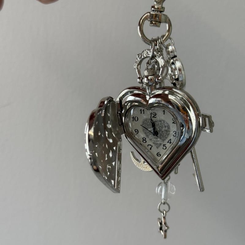 Fashion Hollow Heart Pocket Watch Chain Keychain Design Steampunk Clock Vintage Necklace Pendant Jewelry Watch Couple Gift