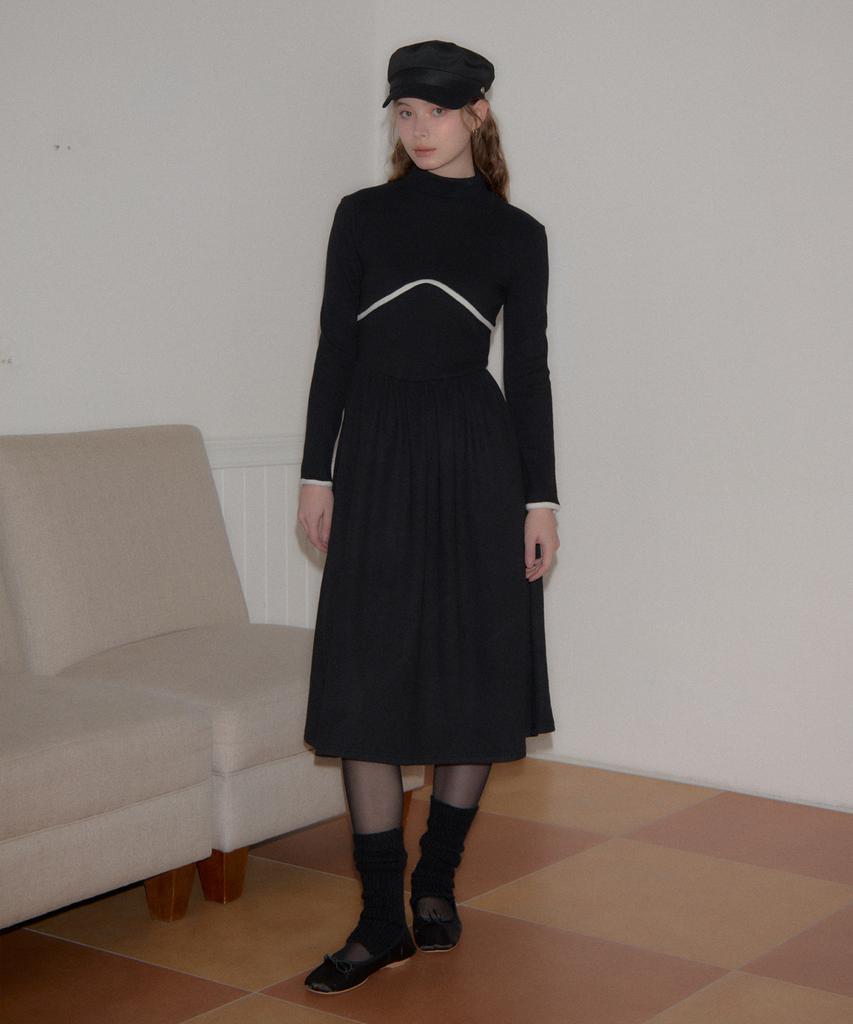 Salon De Yon Line Point High Neck Dress_ Black