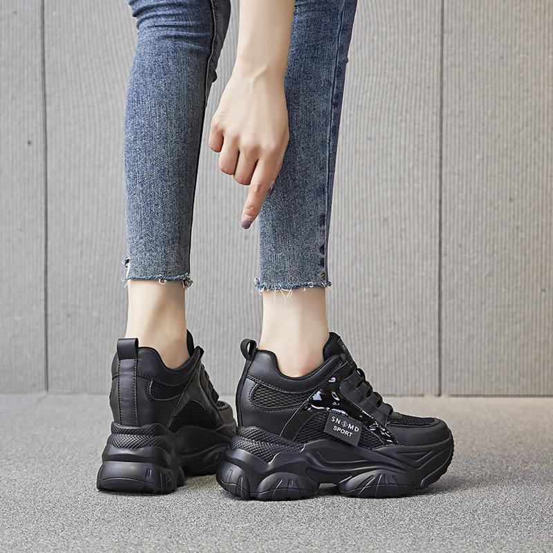 Aumento altezza interna autunno e inverno nuove scarpe da papà traspiranti platform a rete piccole scarpe sportive e per il tempo libero A