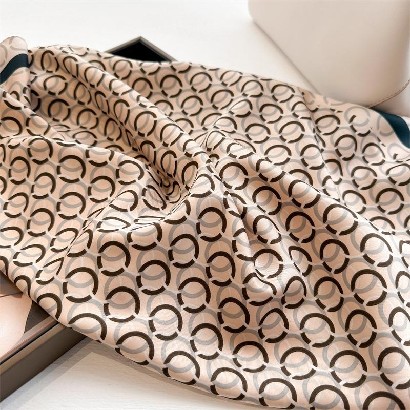 Xiaoxiang fashion light luxury scarf 91cm large square scarf twill silk headstyle printed scarf temperament versatile women's sunscreen shawl