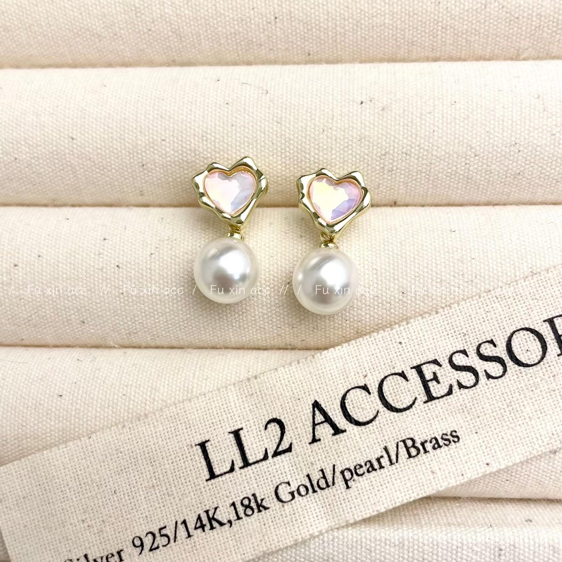 

Роскошные серьги с жемчугом в форме сердца для женщин 2024 года — элегантный, универсальный и модный нишевый дизайн E0373FG