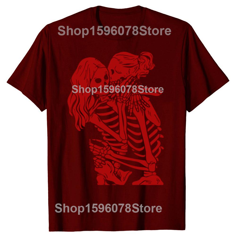 Lesbian Couple LGBTQ Pride of Woman Skeletons Lovers Kissing T-Shirt Summer Style Cotton Short Sleeve Oversized T-shirt Tops
