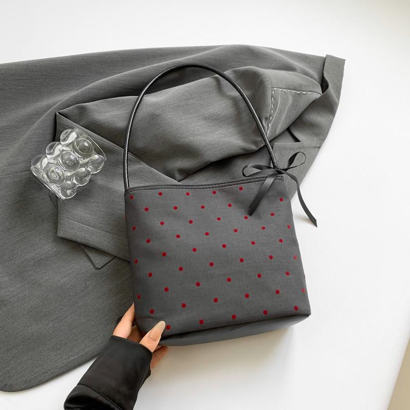 Trendy Large Capacity Bucket Bag With Bowknot And Polka Dot Print For Fashionable Commuters