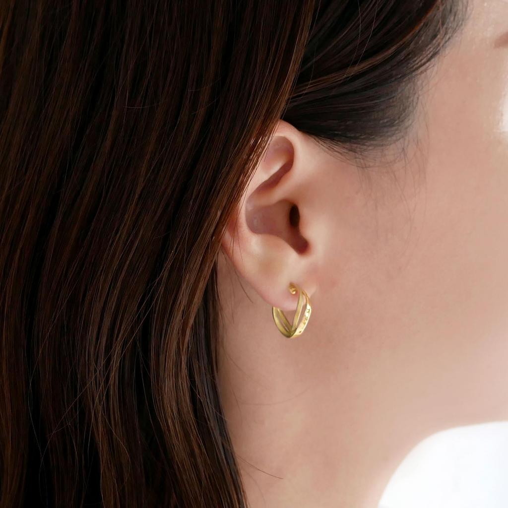 Kuma Earrings KMJE0146 YG [Official] [Vendome Aoyama] [Kengo + MA,YU] GURU-GURU [Kengo Kuma]