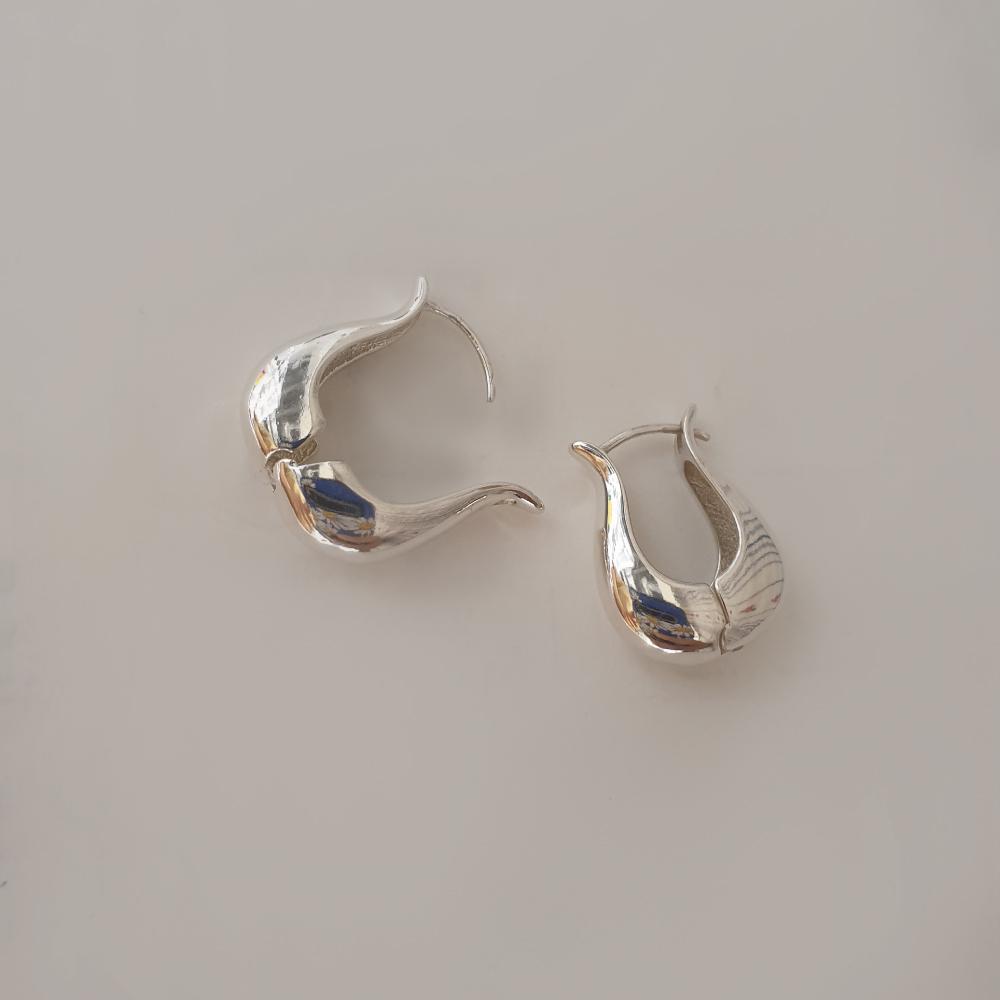 My Omelet Tulip Silver One-Touch Earrings