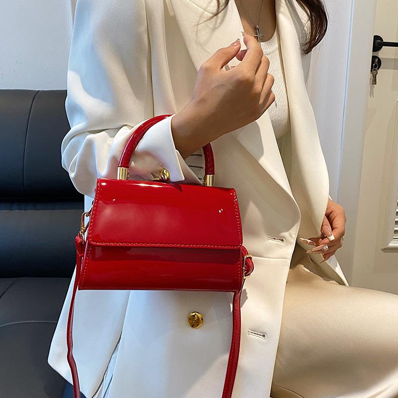 2026 Newest French Fashi Crossbody Bag For Women Versatile Solid Color Case Design Patent Leather Shoulder Bags For Lady