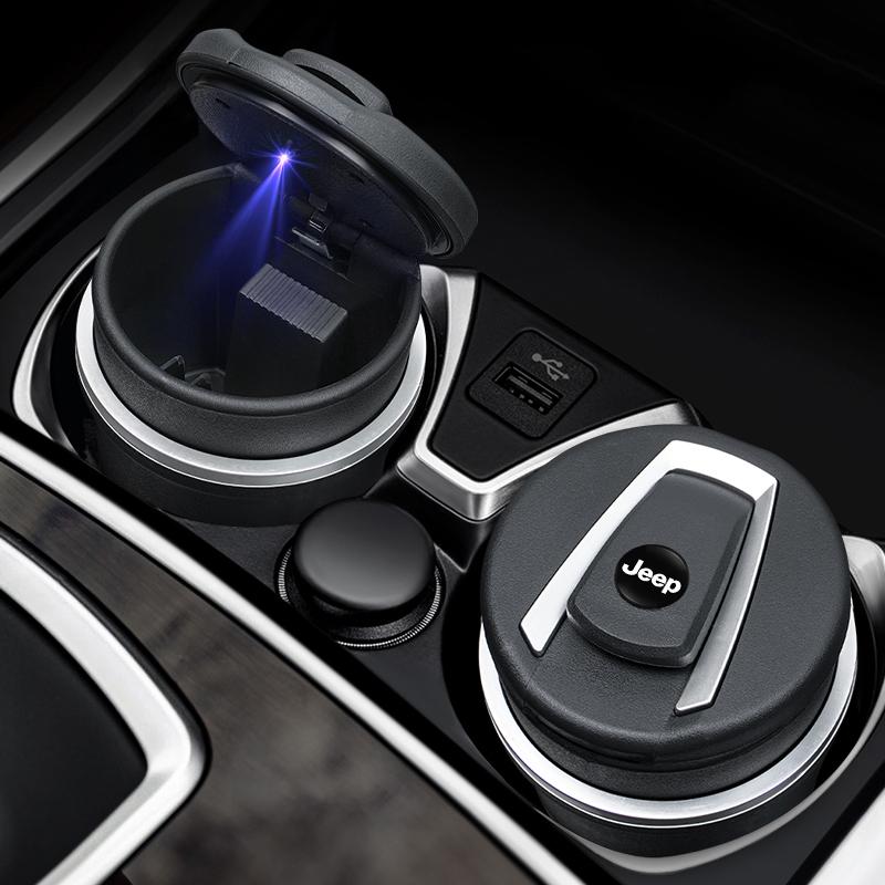 Getränkehalter Tragbares LED-Licht Auto-Aschenbecher Abnehmbarer Zigarettenaschebecher Für Jeep Grand Cherokee Wrangler JK Gladiator Compass Re