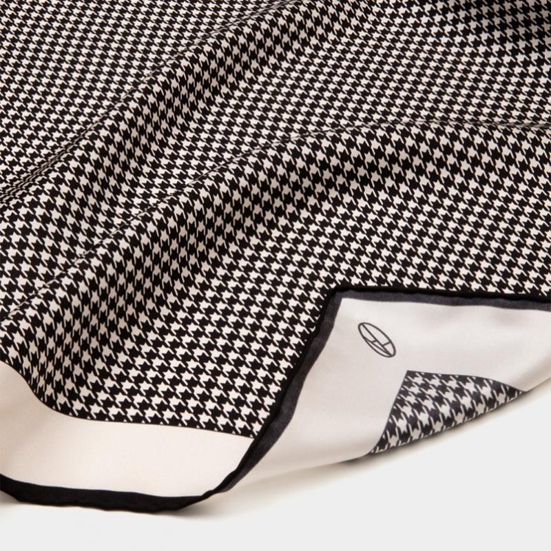 Avvina Pelle Houndstooth Silk Scarf 90   Black
