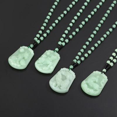Hellgrüne Imitation Hetian Jade Tierkreiszeichen Anhänger Halskette