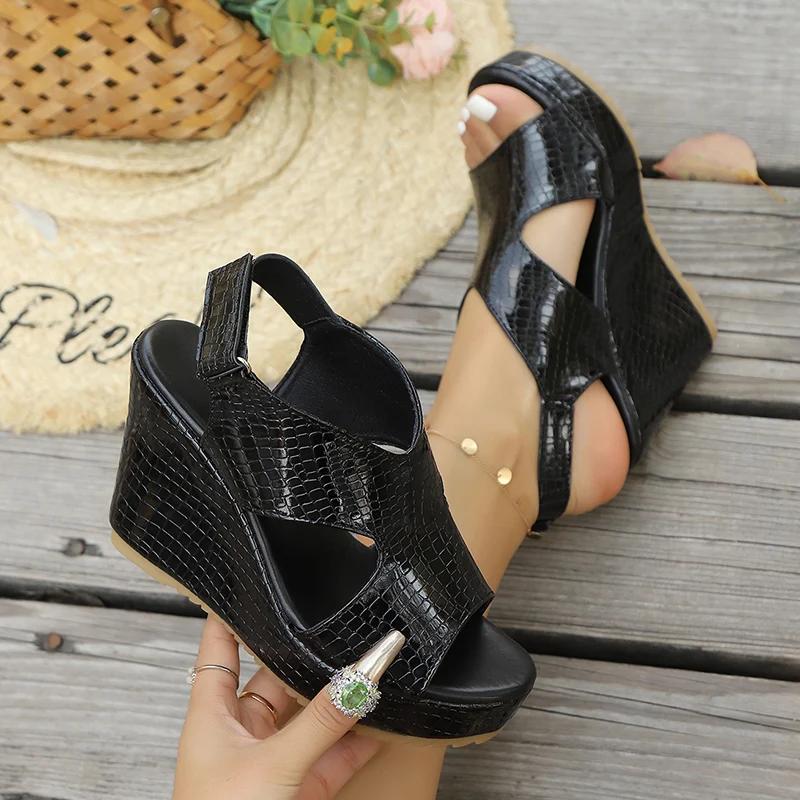 Fashion Black Patent Leather Wedges Sandals Women Peep Toe Chunky Platform Sandals Woman 2025 Summer Thick Bottom Beach Sandalias Mujer