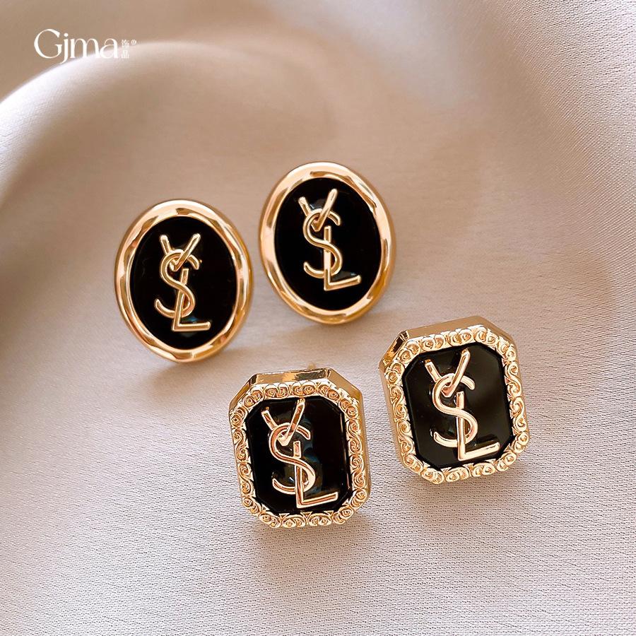 Hepburn Style Geometric Square Letter Earrings Stud Earrings Fashion Personality Temperament Earrings