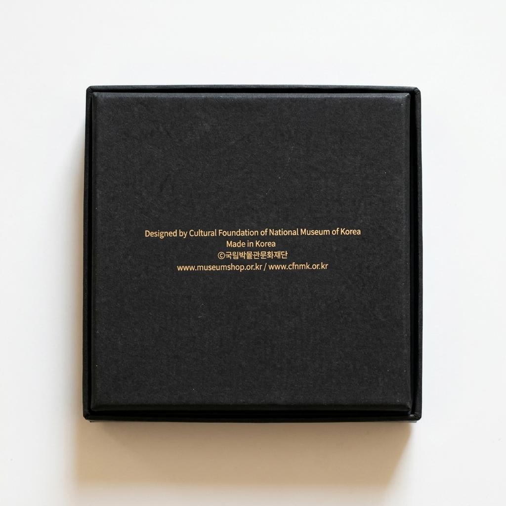 [Premium Gift] MU:DS Traditional Korean Mother-of-Pearl Compact Mirror (80mm) - "Tiger" Motif Vintage Pocket Makeup Mirror