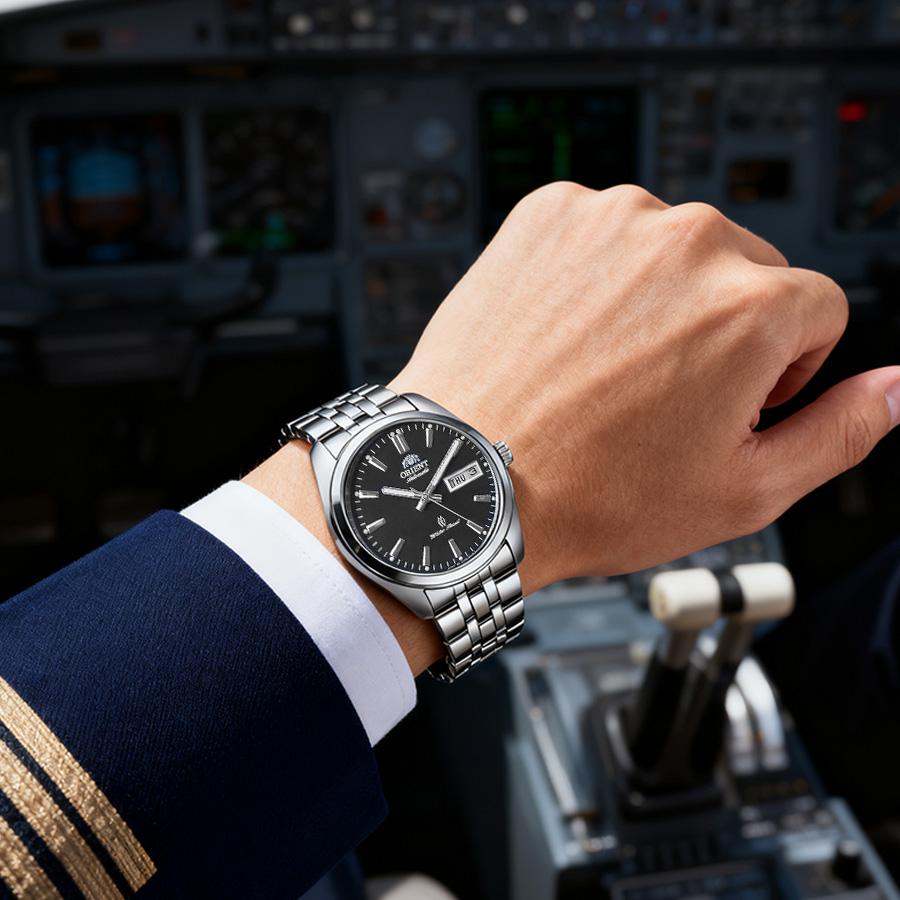 Montre-bracelet analogique automatique pour homme en acier inoxydable à cadran bleu pour la vie quotidienne, tenue d'affaires, décoration, cadeau d'anniversaire idéal pour homme SEM78002BB