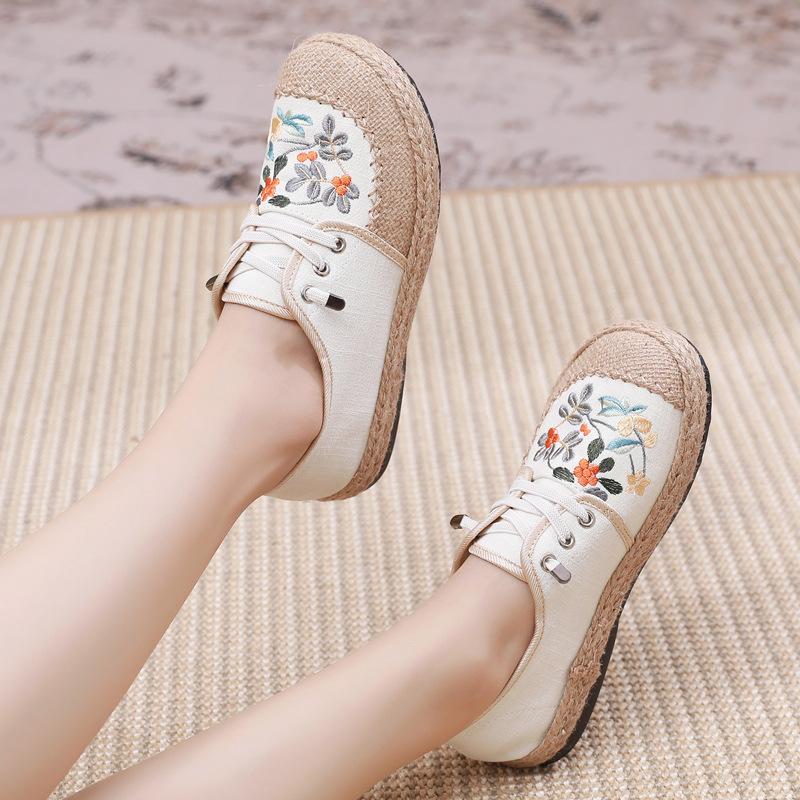 Spring and Autumn New Fisherman Shoes Old Beijing Cloth Shoes Women's Ethnic Style Embroidered Shoes One Pedal Lazy Casual Big Head Shoes