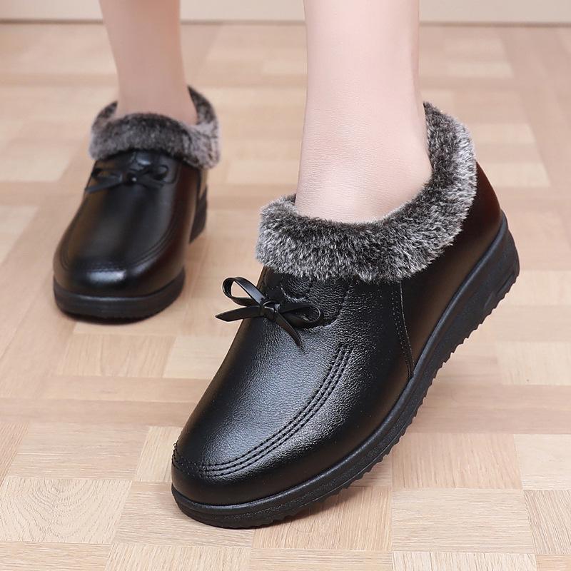 Teplé zimní dámské kožené boty s protiskluzovou podrážkou a plyšovou podšívkou pro seniory