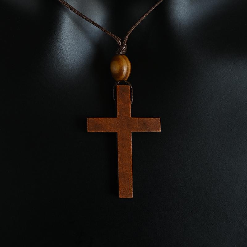 Various Styles Catholic Cross Necklace Jesus Christ Pendant Choker Retro Jewelry Style Natural Wood Necklace Wholesale Amulet