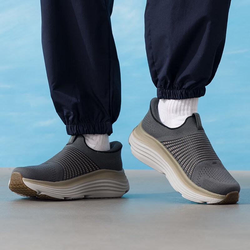 Skechers Men's GO'7/24 Running Shoes