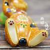 Waza no Kura Maneki-neko (beckoning cat) figurine - "Good fortune comes to those who wait" - Coin-shaped beckoning cat - Perfect for grand opening cel