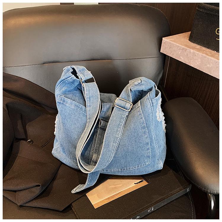 

2025 Vintage Denim Crossbody Shoulder Bag - Trendy, Large Capacity, Casual Versatile Tote for Women 43x11.5x31cm