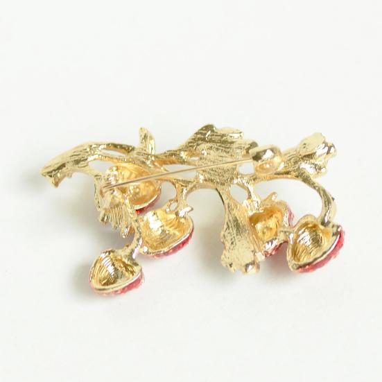 Brooch Pin Enamel Strawberry Surface Alloy Pin Shape Zinc Coats Suits Sweaters