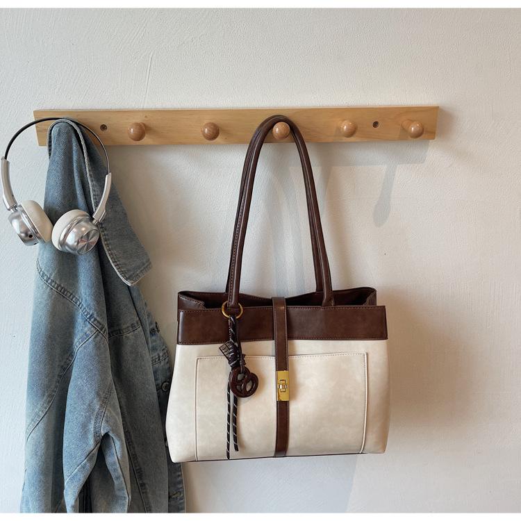 Premium Handbag Bag Women's 2025 New Contrasting Color Retro Shoulder Bag Commuting Large Capacity Underarm Tote Bag Tide