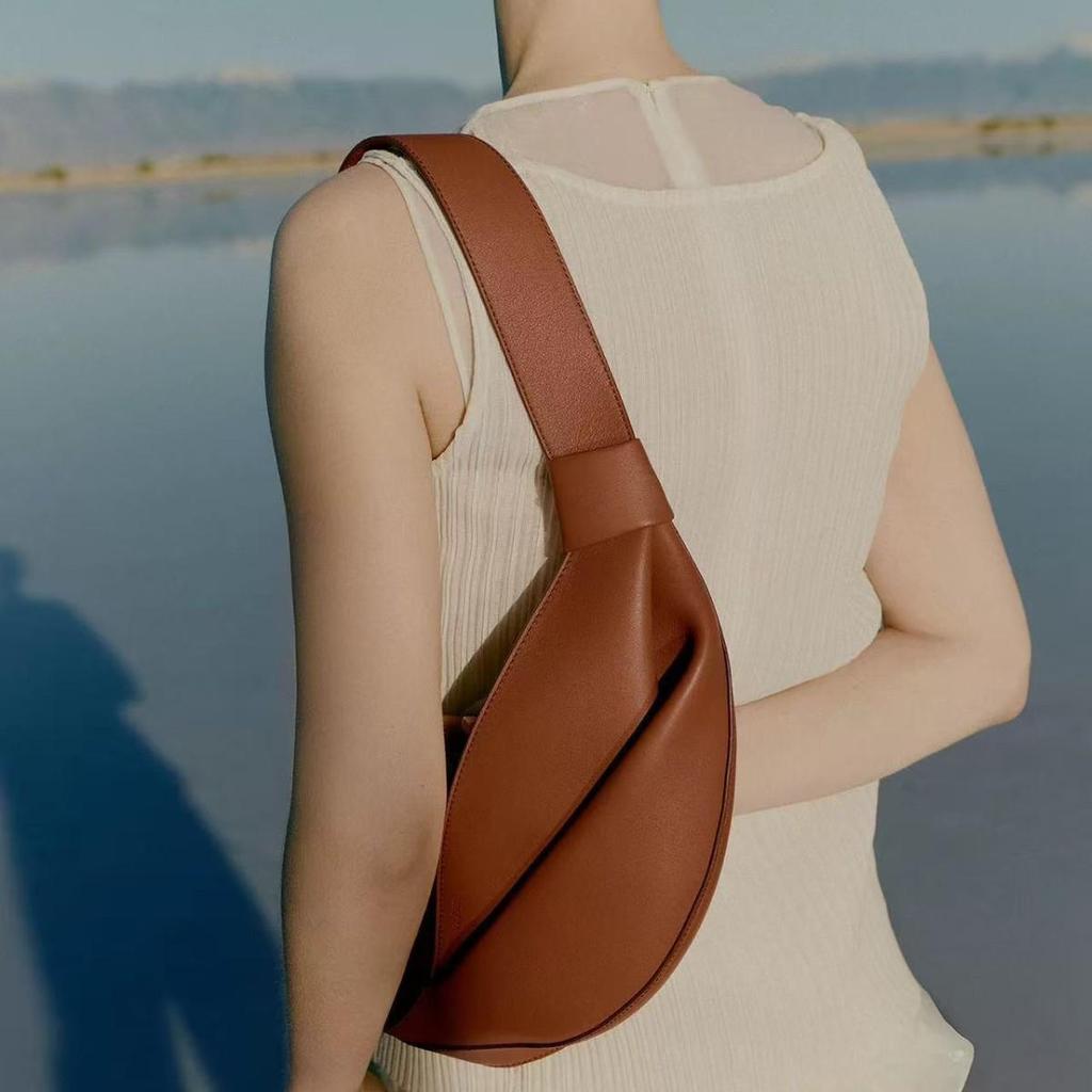 Polene 2025 Nová Neyu Hladká Kožená Crossbody Módní Rohová Taška