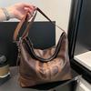 Tote Bag Retro and Simple, Large Capacity, Commuter Single Shoulder Crossbody Bag